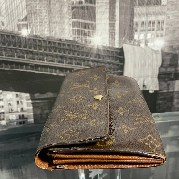 Authentic Louis Vuitton Monogram Sarah Wallet - Picture 11 of 13